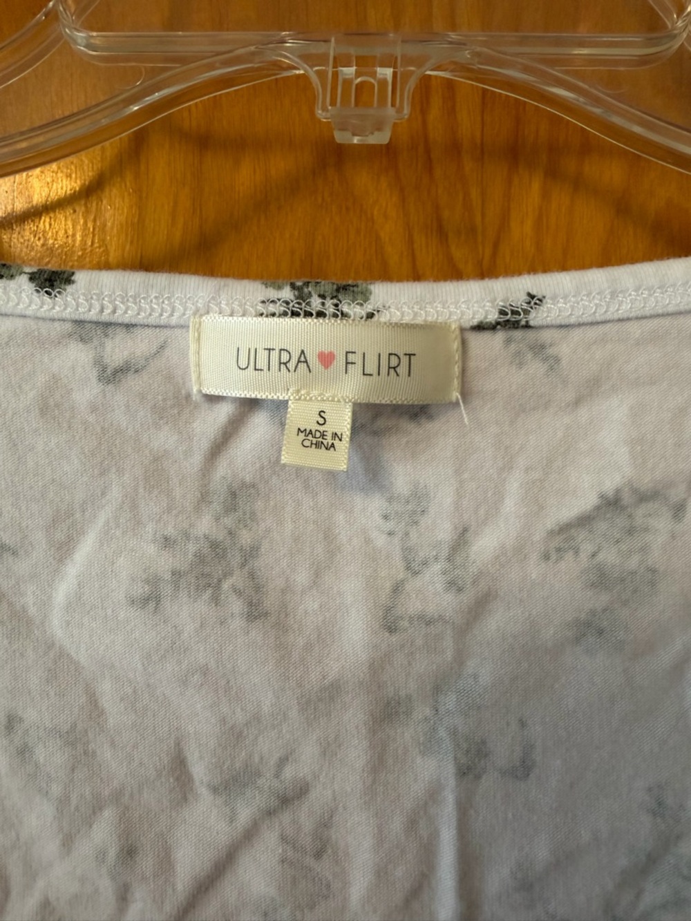 Ultra Flirt White Scoop Neck Crop Top with Green Floral Print Size S - Picture 2 of 4